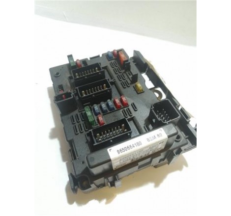CAJA FUSIBLES/RELE -...