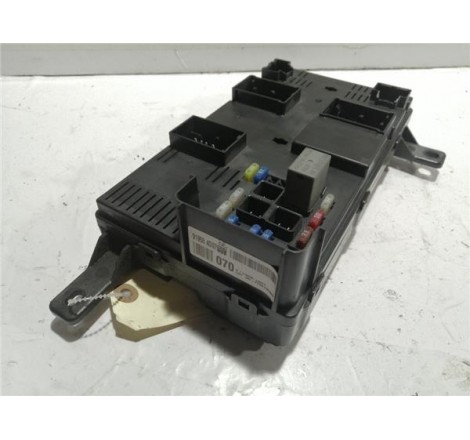 CAJA FUSIBLES/RELE - Kia...