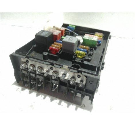 CAJA FUSIBLES/RELE - Skoda...