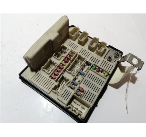 CAJA FUSIBLES/RELE -...