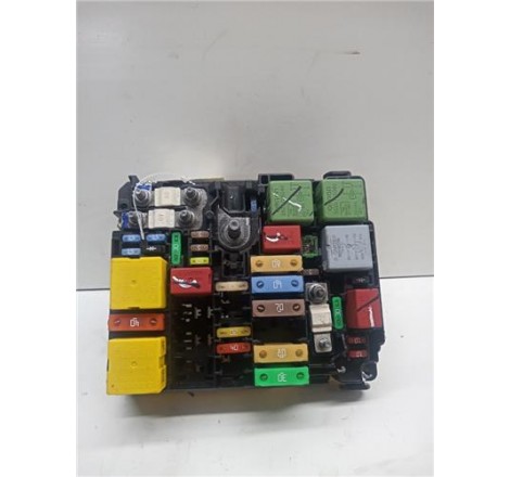 CAJA FUSIBLES/RELE -...