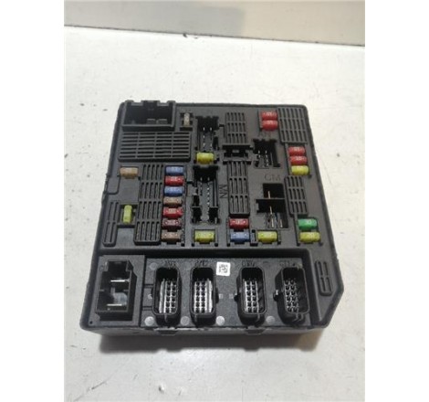 CAJA FUSIBLES/RELE -...