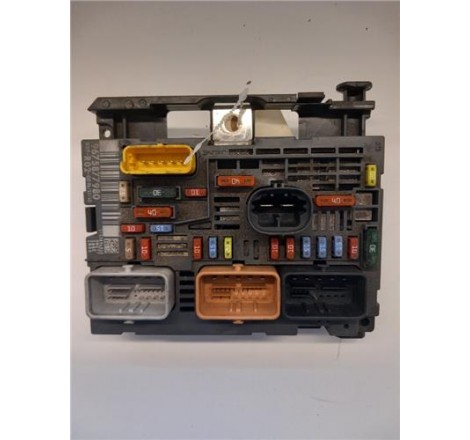 CAJA FUSIBLES/RELE -...