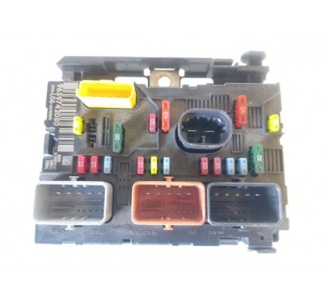 CAJA FUSIBLES/RELE -...