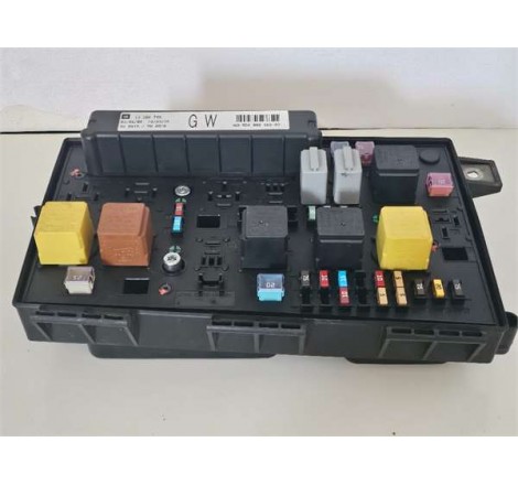 CAJA FUSIBLES/RELE - Opel...